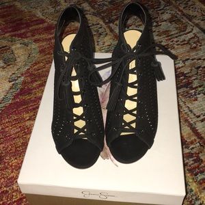 Open toe lace up heel✨